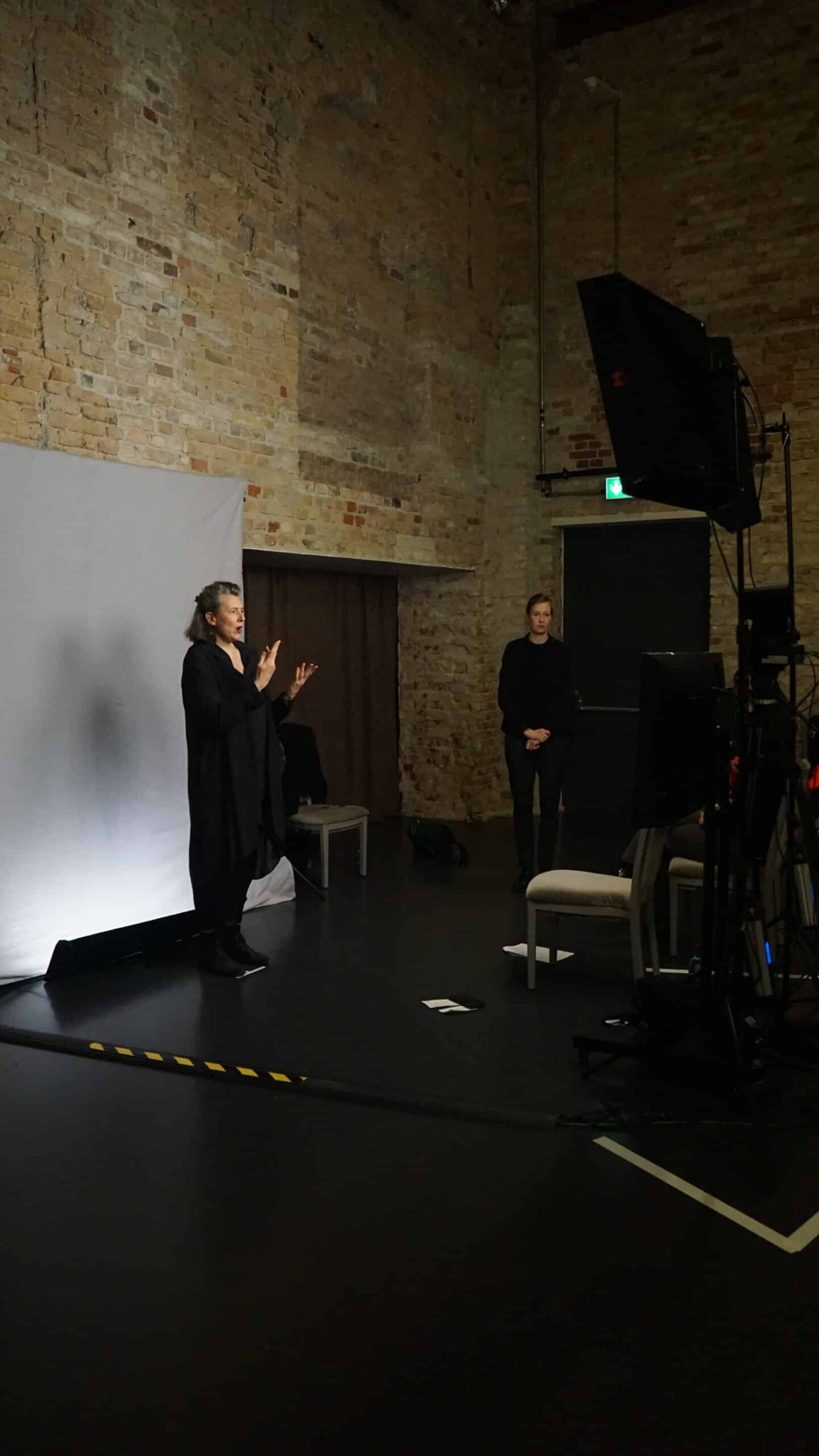 Medientechnik und Kameratechnik bei der Gedenkveranstaltung für hybrides Live-Streaming